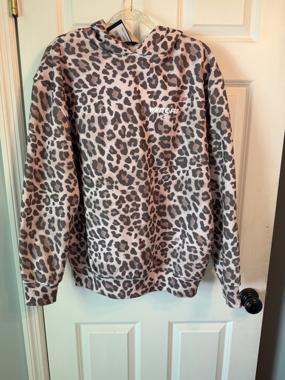 White Fox Boutique oversized size s/m Leopard Print Hoodie new with tags